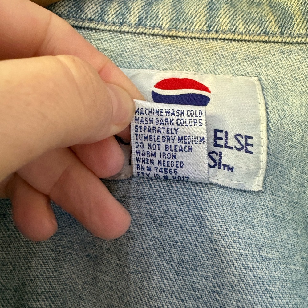 vintage 1990s Pepsi "Nothing Else Is A Pepsi" light blue denim trucker jacket - Picture 4 of 8